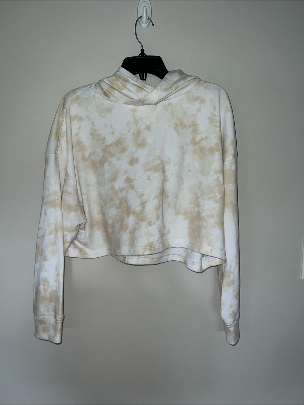 Tye Dye white and cream hooded cropped sweater Fabletics Medium